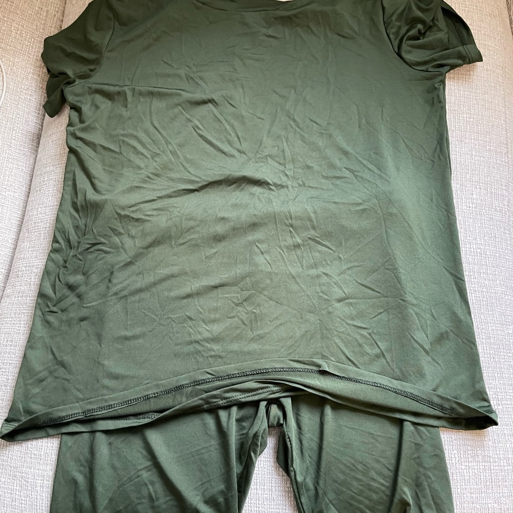 Two piece green